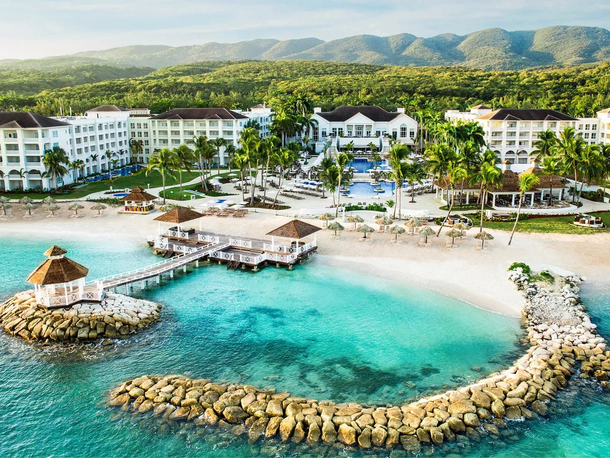 Top Resorts in The Caribbean Islands: Readers' Choice Awards 2018