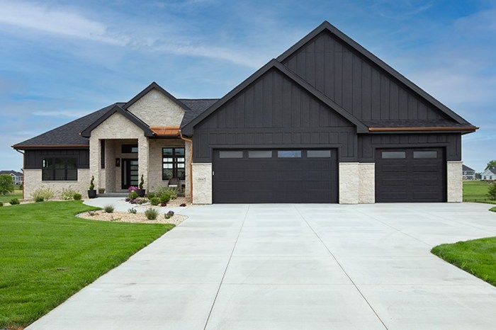 Cleveland Siding Company - Siding Replacement | Mr. Roof